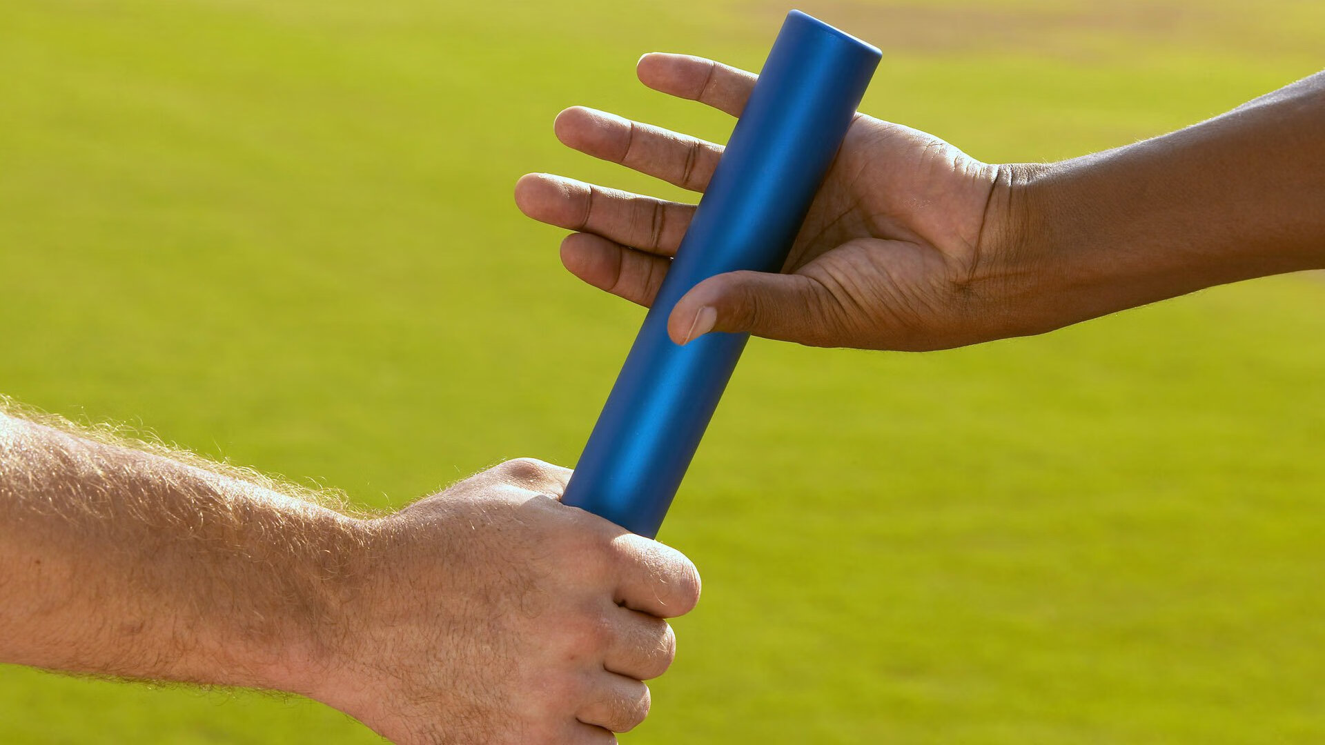 “车少人多日”以步行和骑行为主的试点交通日